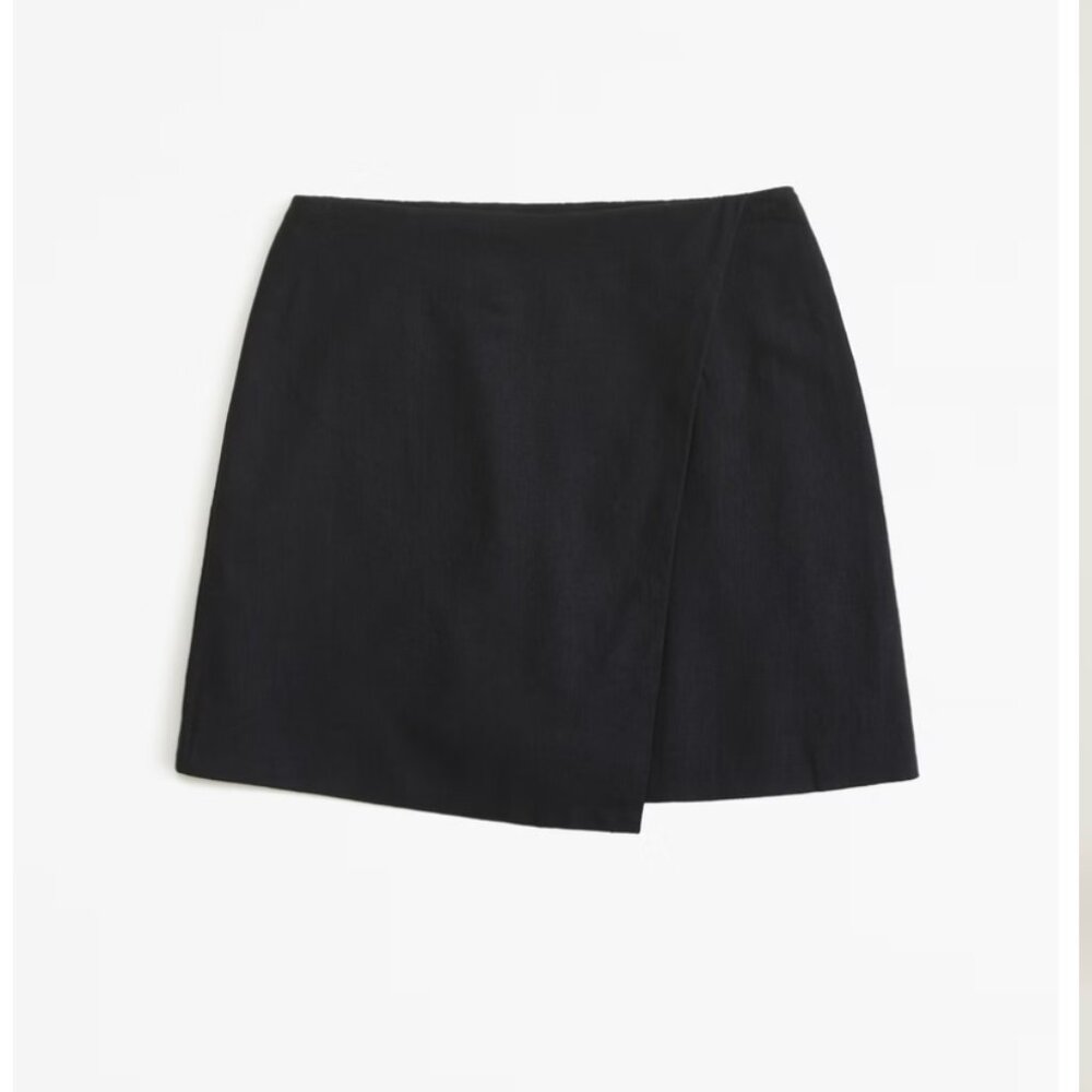 The A&F Scarlett Linen-Blend Wrap Mini Skort